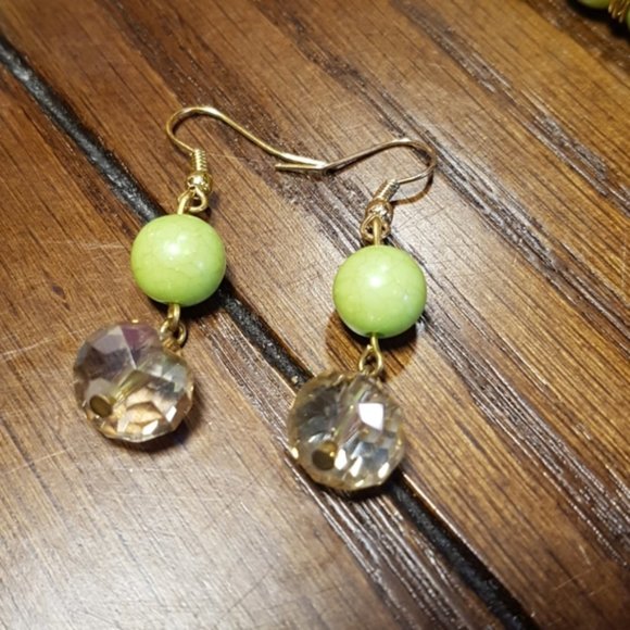 Elegant Beaded Necklace - Picture 2 of 2